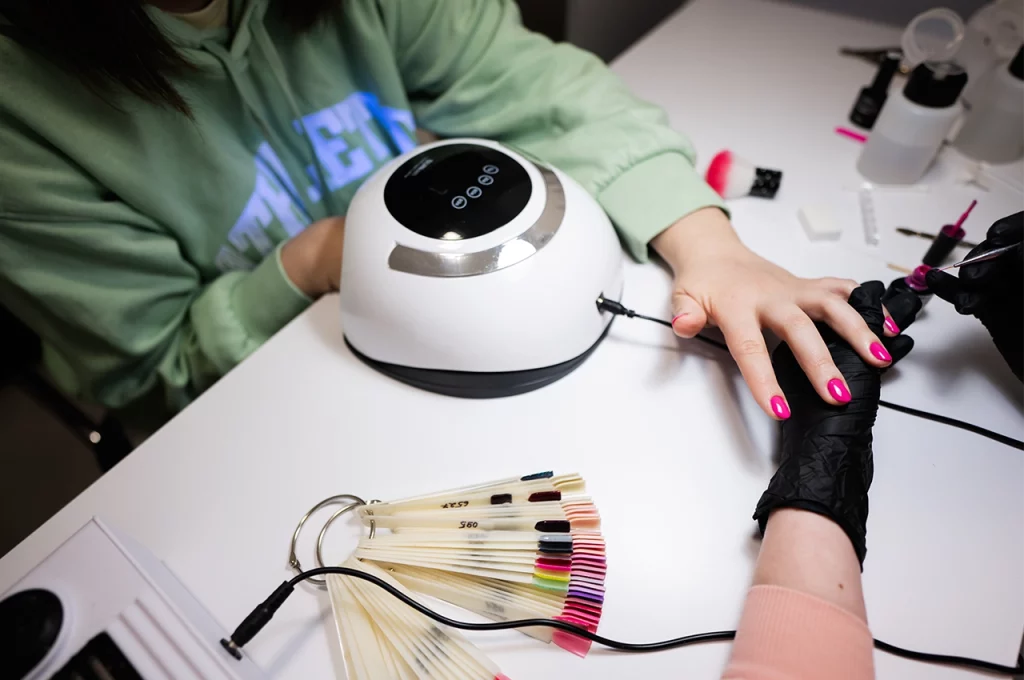 Kalıcı Oje Yasaklandı