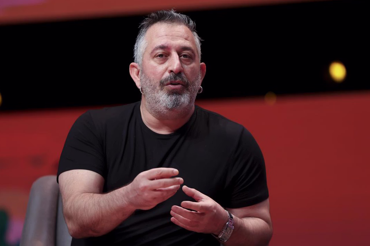 Cem yılmaz hastaneye kaldırıldı